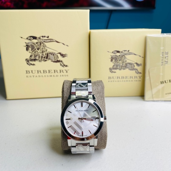 bu9037 burberry watch